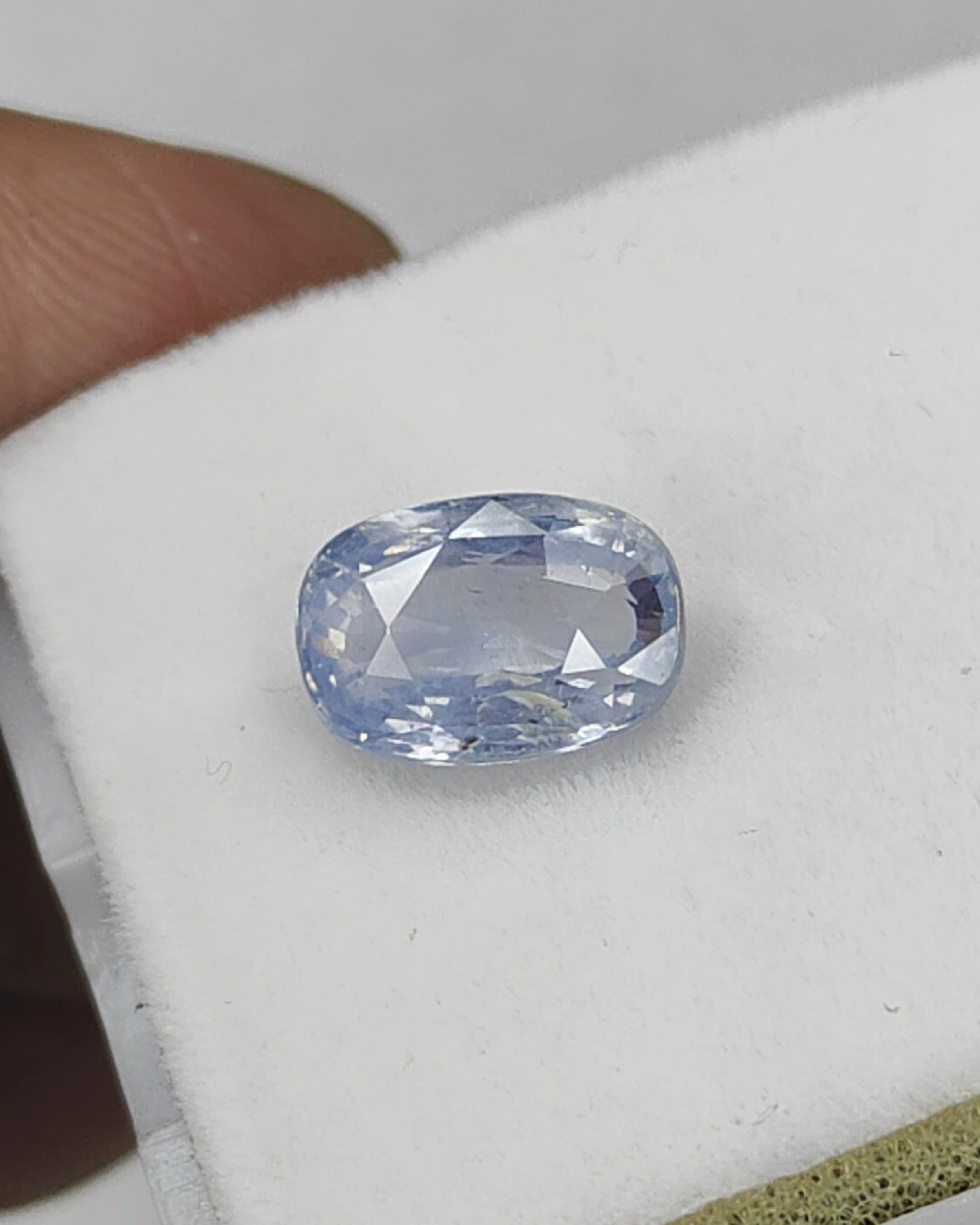 IIGJ Certified 5.08 Ct - 5.64 Ratti Natural Unheated Ceylon Blue Sapphire - Neelam