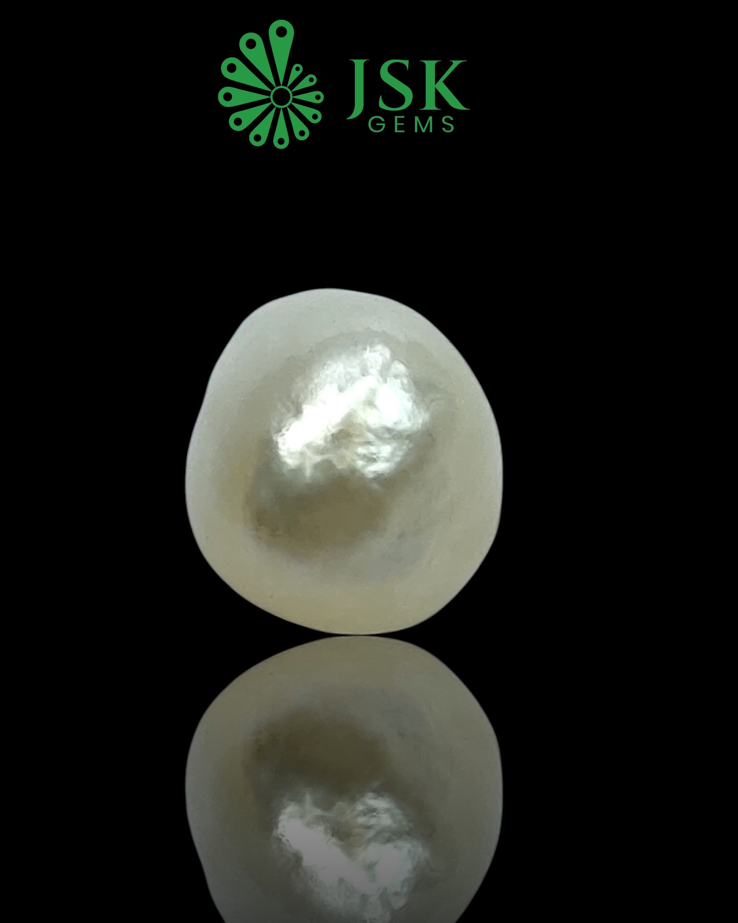 GIA Certified 4.54 Ct - 5.04 Ratti Natural Salt Water Pearl