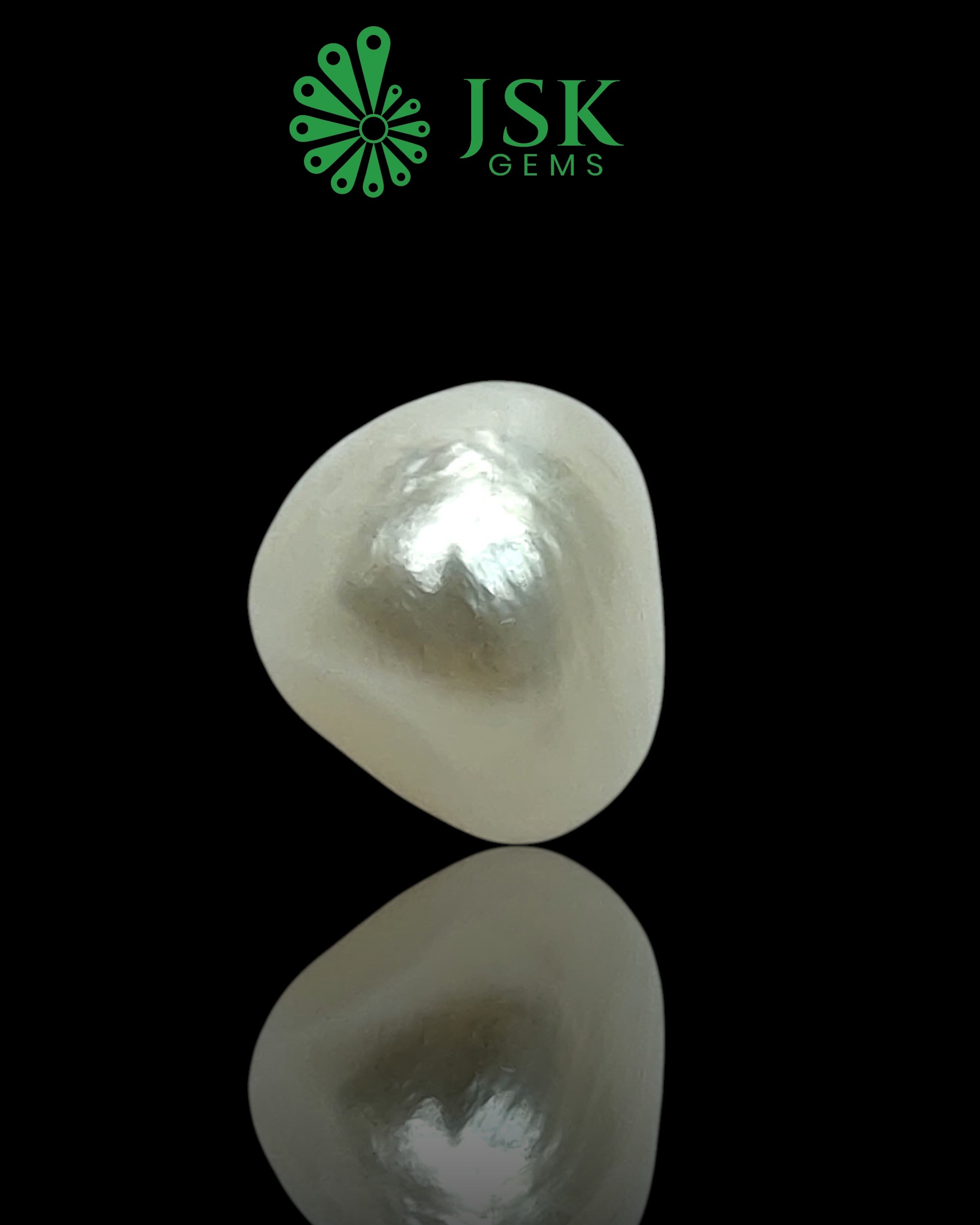 GIA Certified 4.54 Ct - 5.04 Ratti Natural Salt Water Pearl