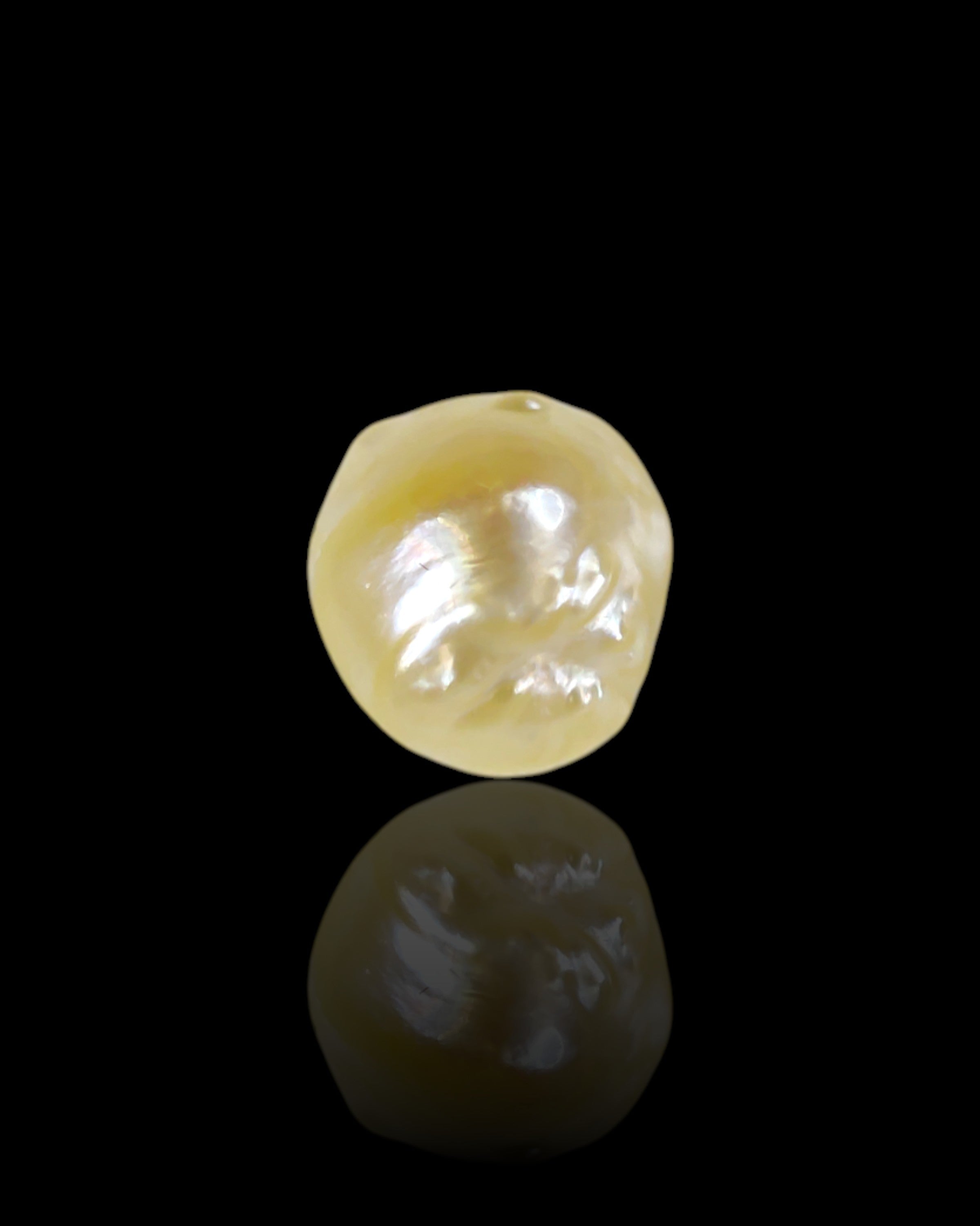 GIA Certified 5.49 Ct - 6.10 Ratti Natural Salt-Water Pearl ( Rare)