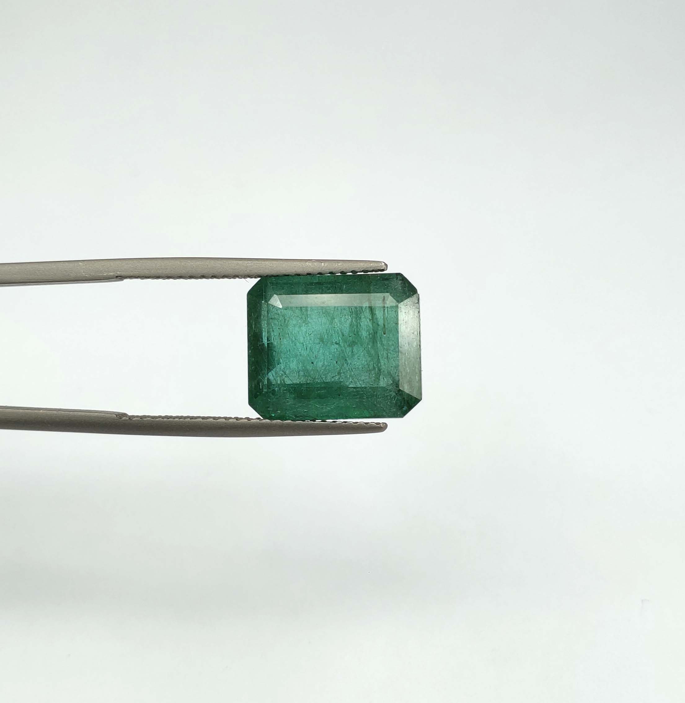 Top Grade 7.57 Ct - 8.41 Ratti Natural Emerald - Panna