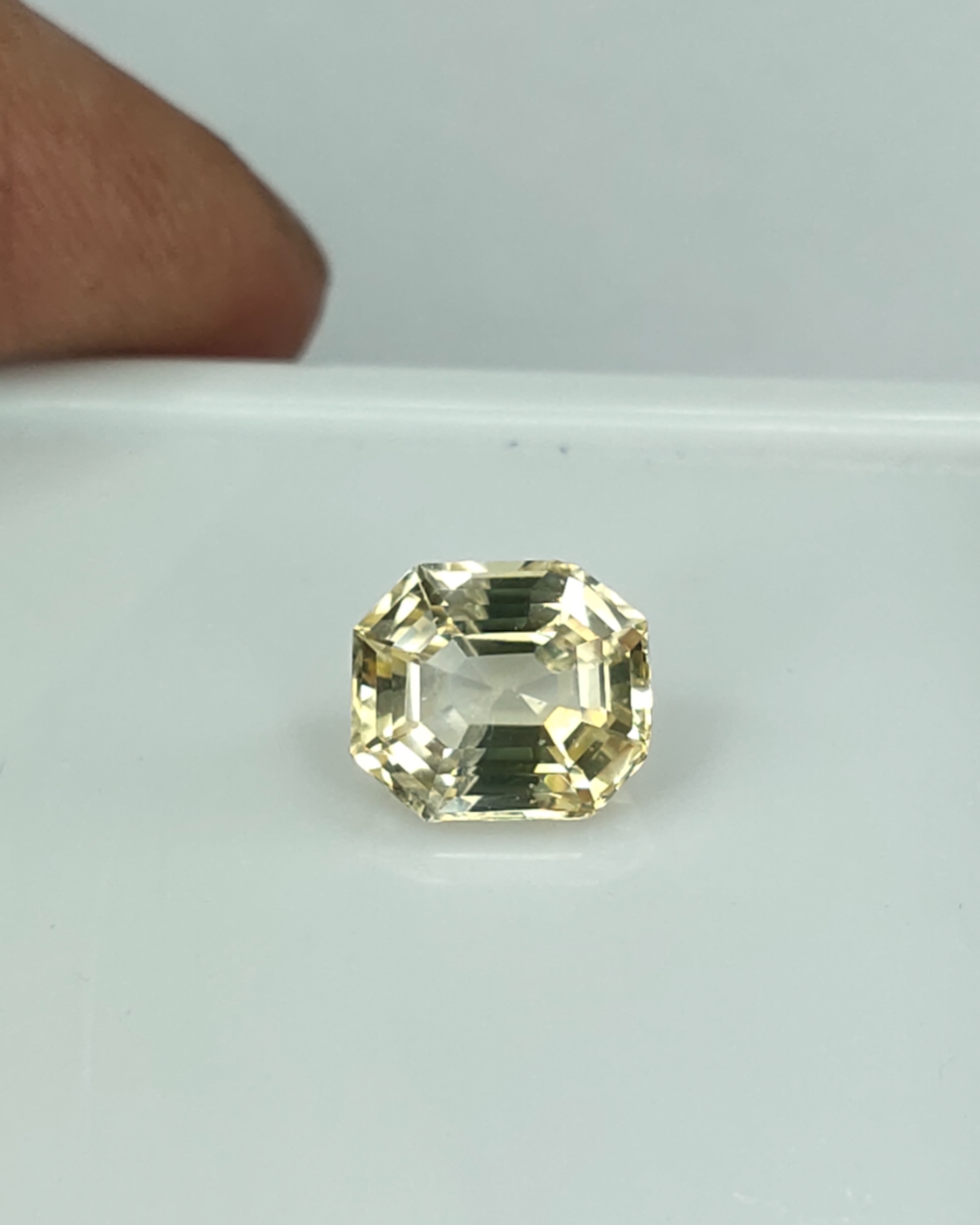 IIGJ Certified 2.90 Ct - 3.22 Ratti Natural Unheated Ceylon Yellow Sapphire -Pukhraj