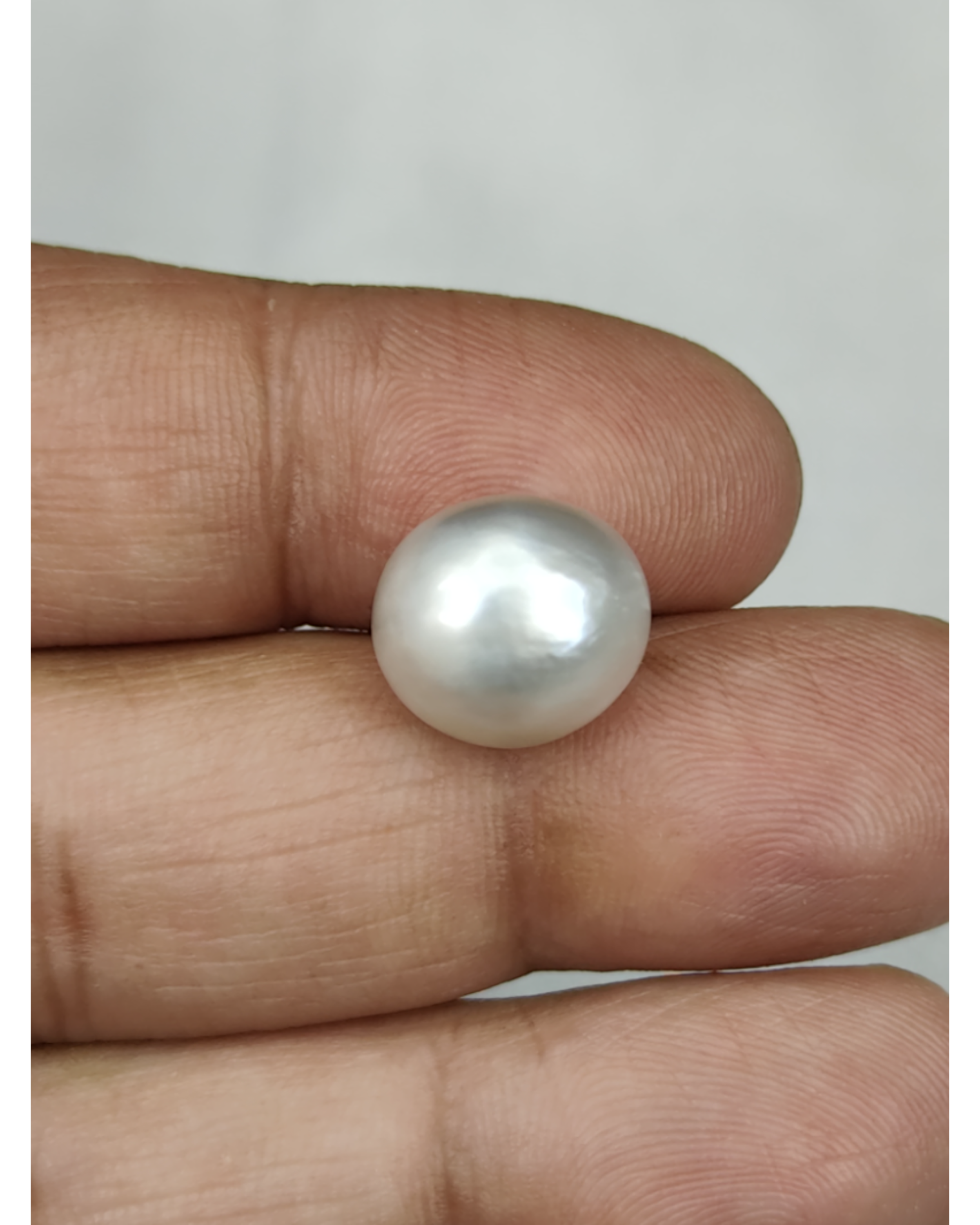 GIA Certified 11.63 Ct - 12.92 Ratti Natural Salt Water Pearl