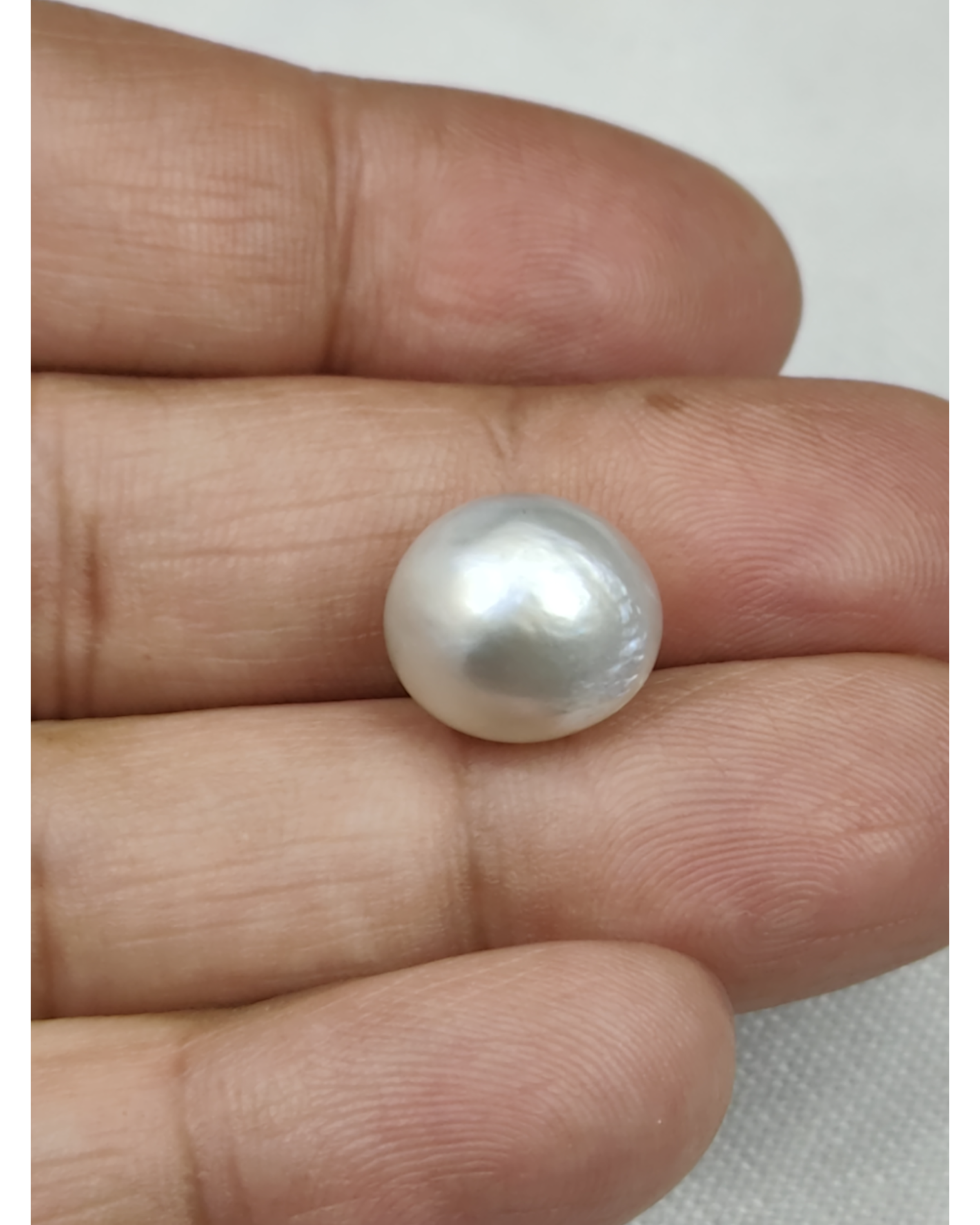 GIA Certified 11.63 Ct - 12.92 Ratti Natural Salt Water Pearl