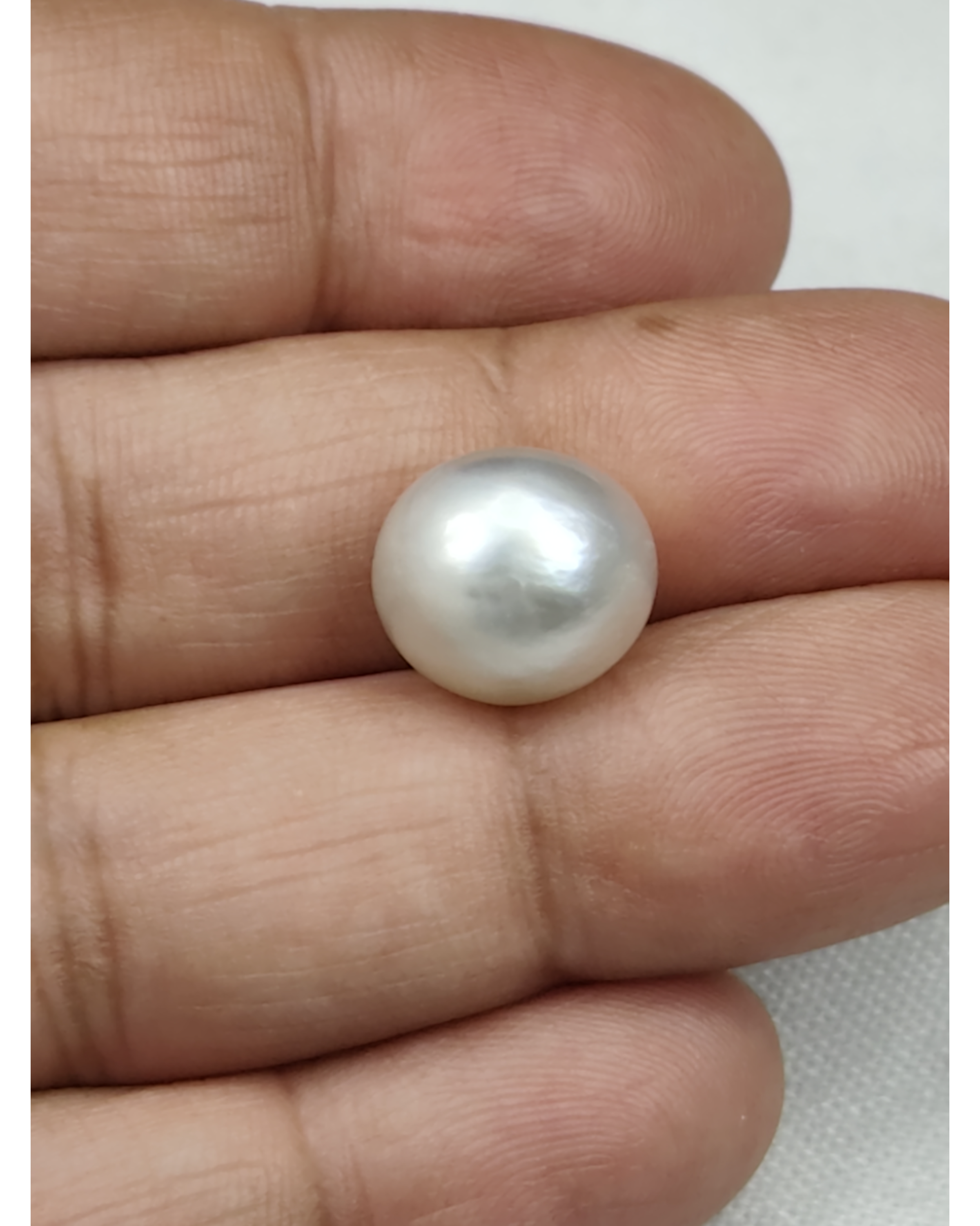 GIA Certified 11.63 Ct - 12.92 Ratti Natural Salt Water Pearl