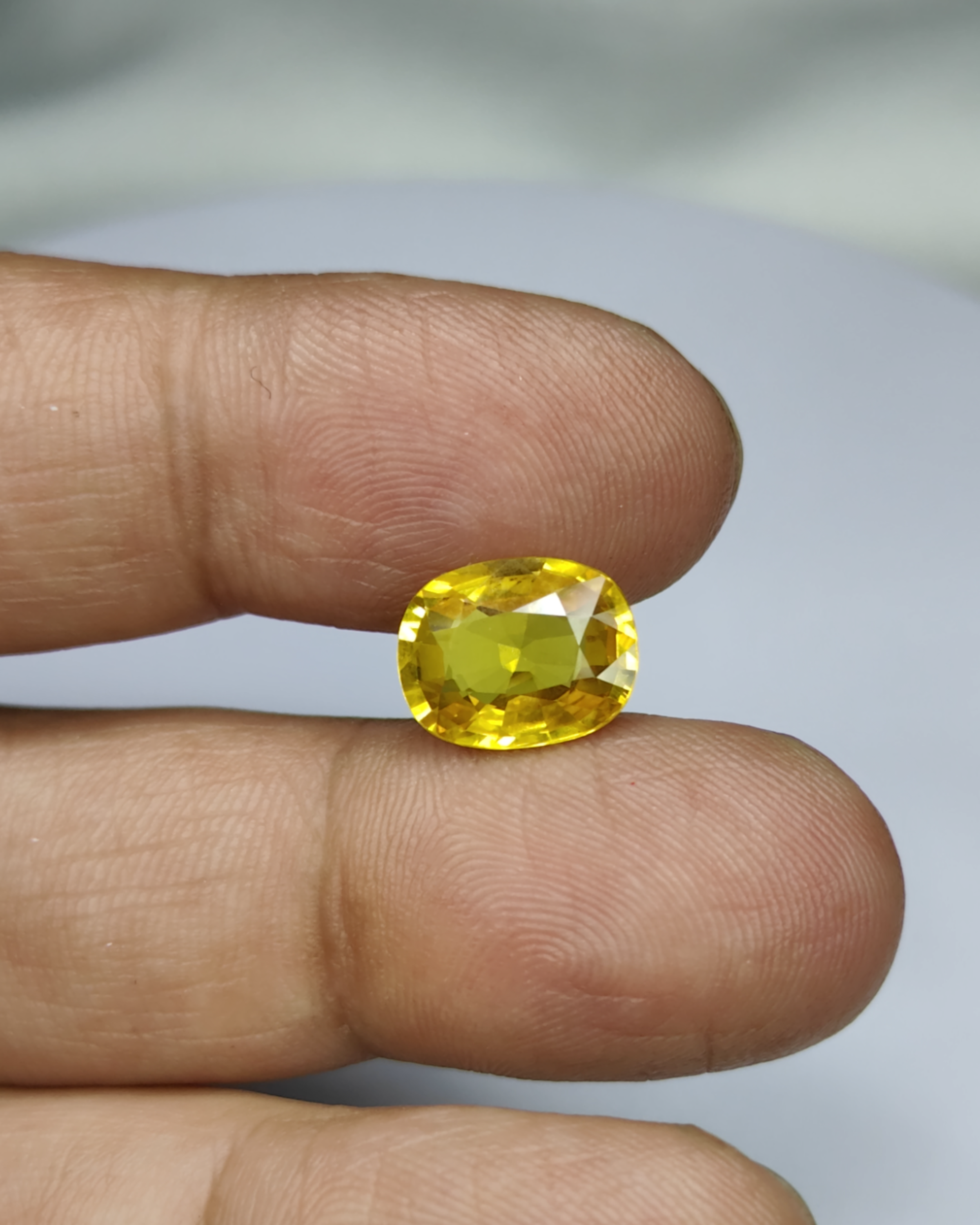 Top Grade 4.52 Ct - 5.02 Ratti Natural Bangkok Yellow Sapphire - Pukhraj