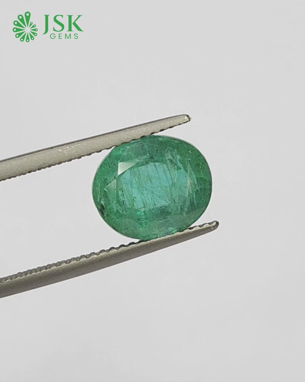 Load video: Premium Grade 3.39 Ct - 3.76 Ratti Natural Emerald - Panna