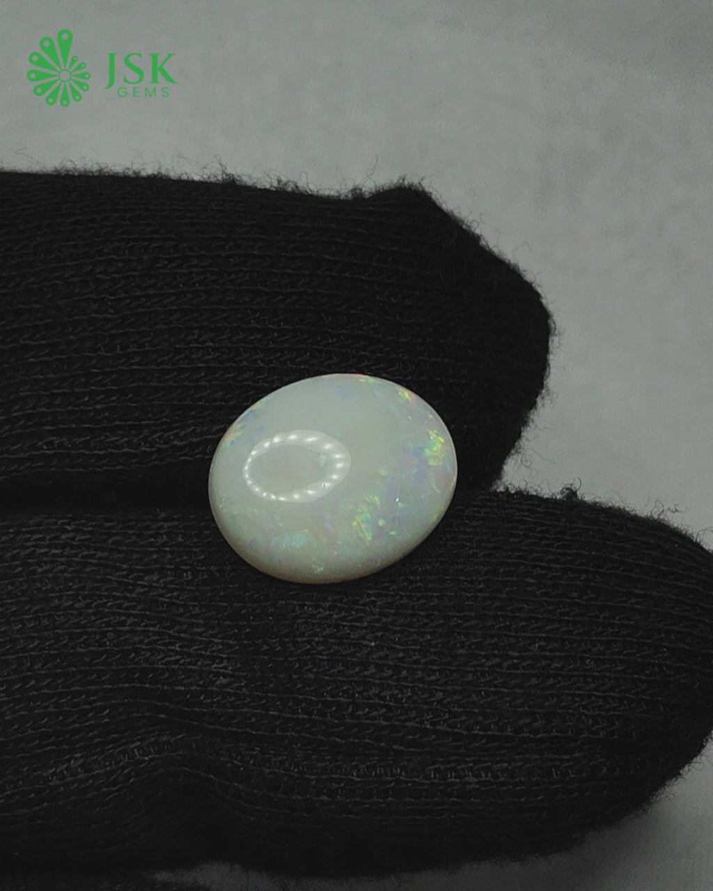 Load video: Top Grade 4.56 Ct - 5.06 Ratti Natural Australian Opal