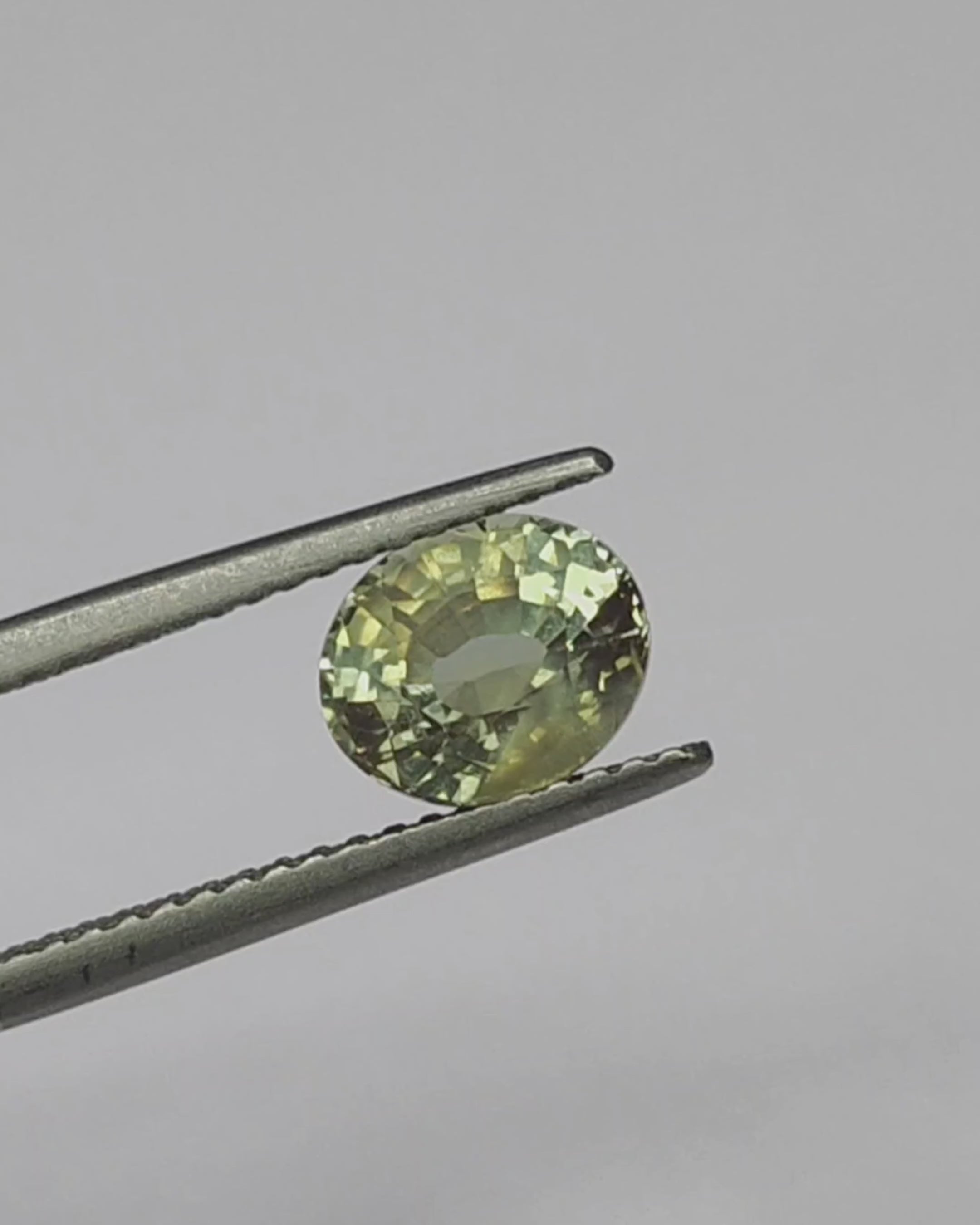 Load video: IGI Certified 1.53 Ct Natural Russia Alexandrite