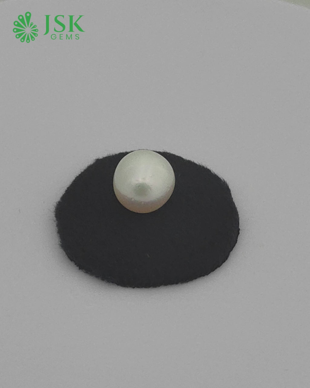 Load video: Premium 8.61 Ct - 9.56 Ratti South Sea Pearl - Moti