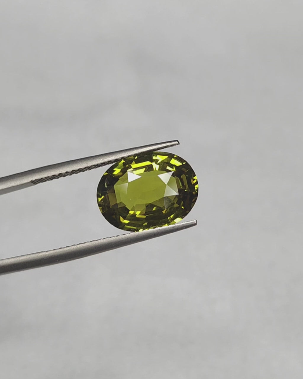 Load video: GSI Certified 5.68 Ct Natural Alexandrite