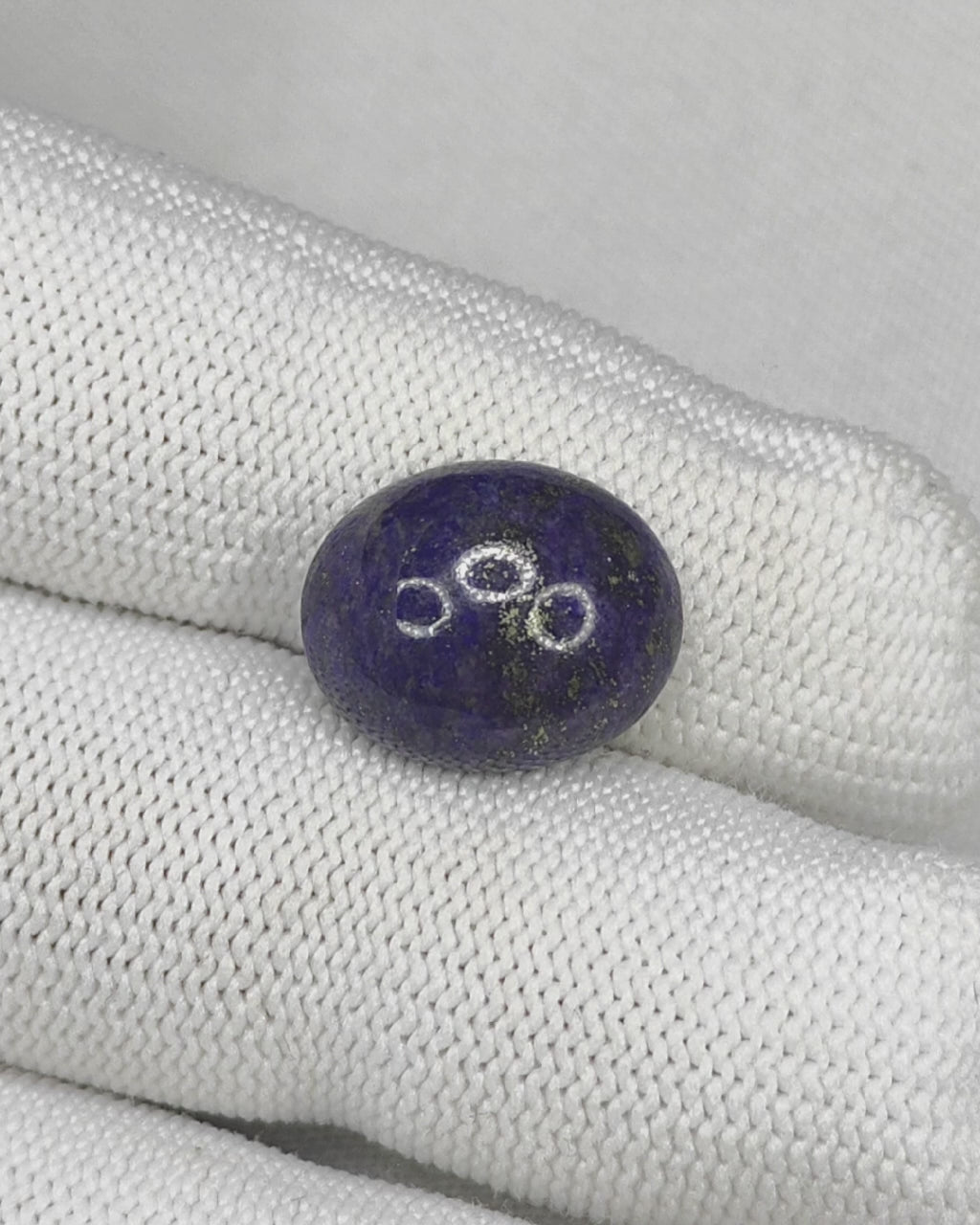 Load video: Premium Grade 10.40 Ct - 11.55 Ratti Natural Lapis Lazuli