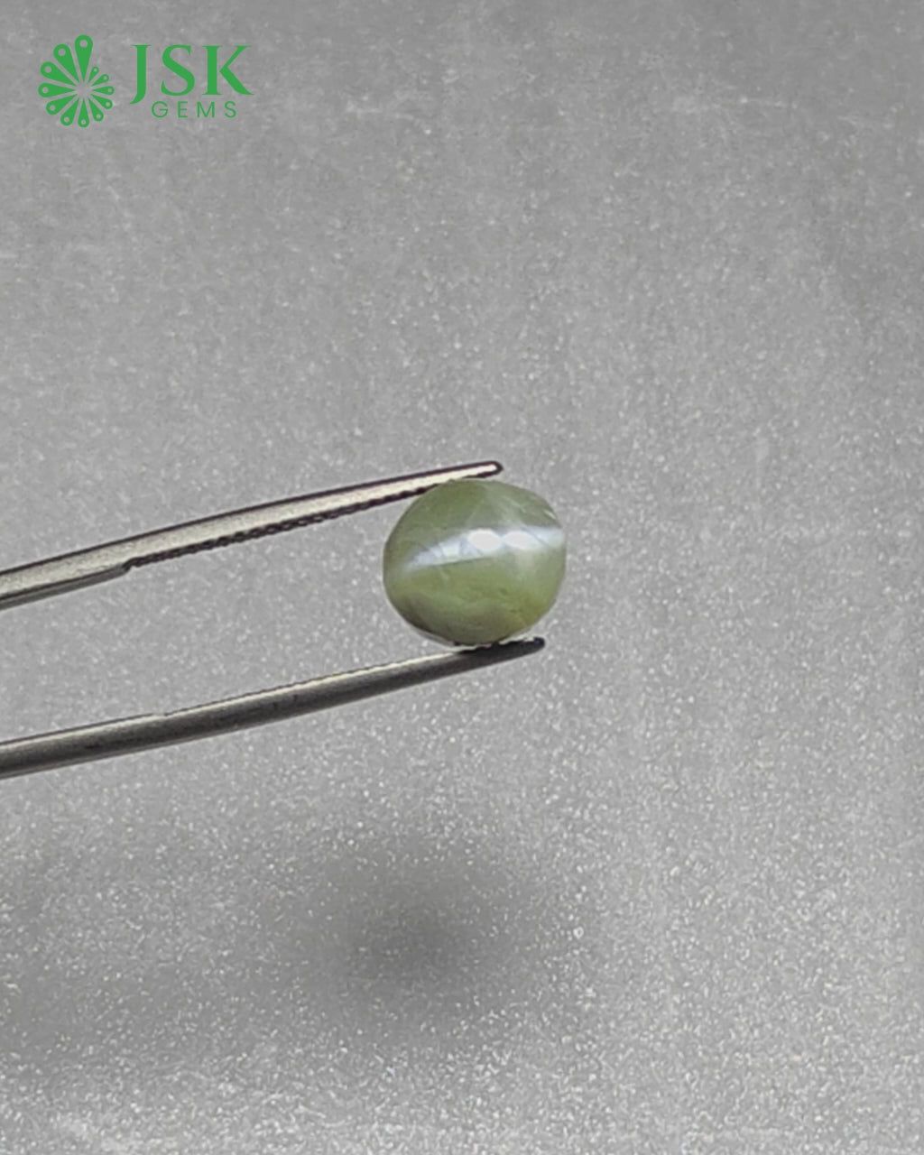 Load video: Premium Grade 6.44 Cts - 7.15 Ratti Natural Ceylon Chrysoberyl Cats eye/Lehsuniya