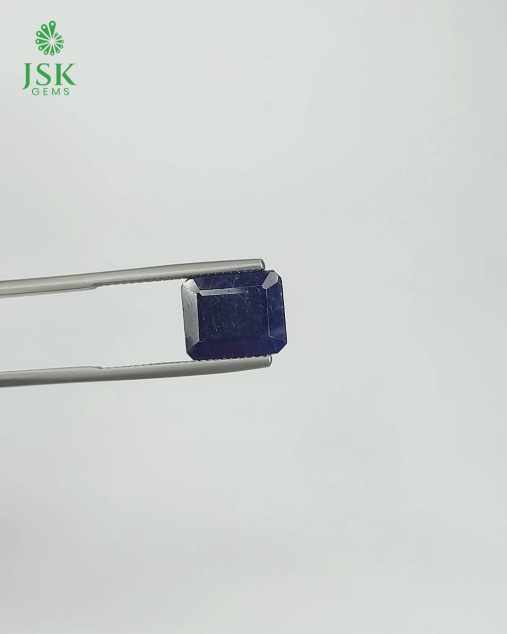 Load video: GTL Certified 7.67 Ct - 8.52 Ratti Natural Unheated Blue Sapphire-Neelam