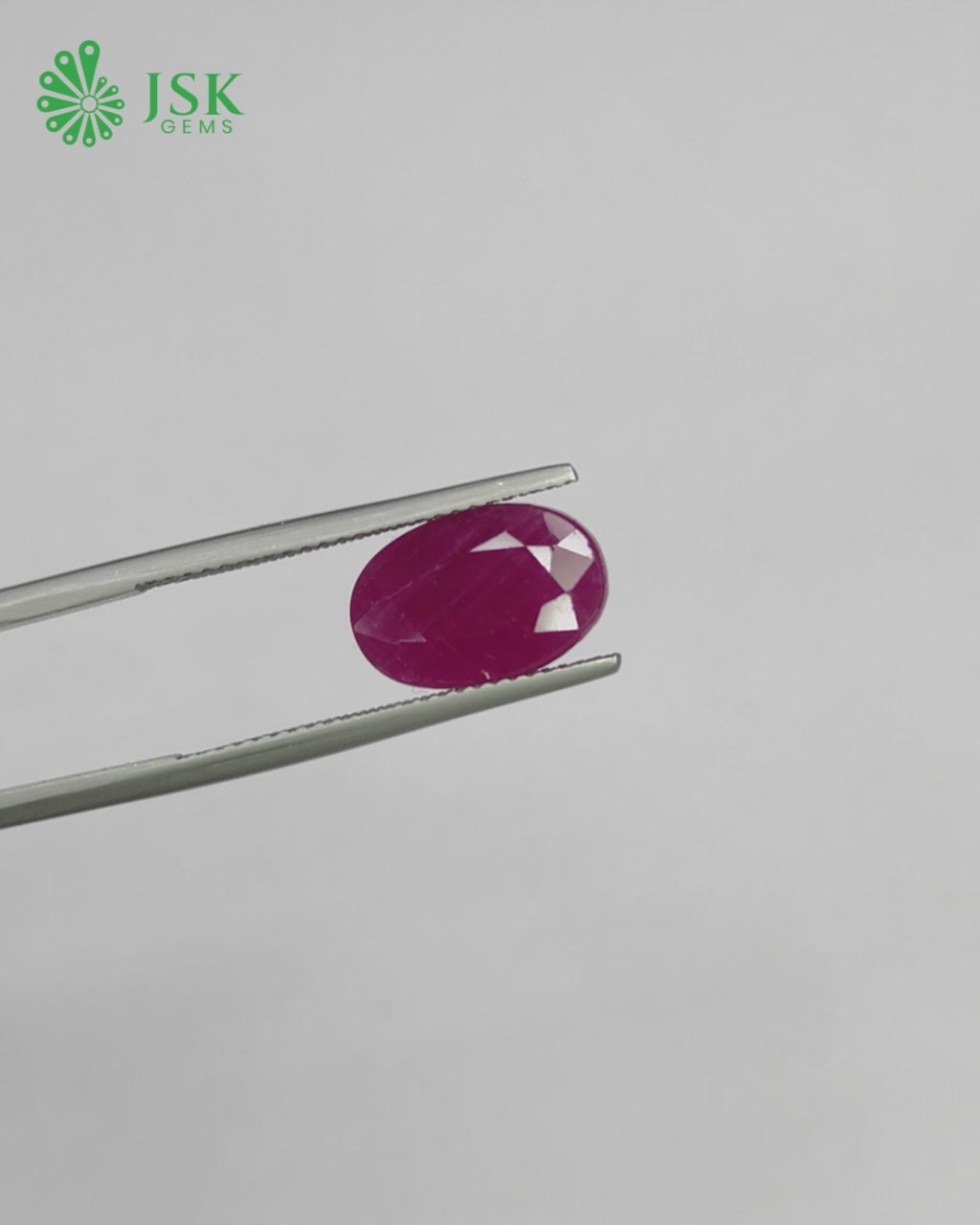 Load video: IIGJ Certified 6.87 Ct - 7.63 Ratti Unheated Untreated Natural Ruby Manik