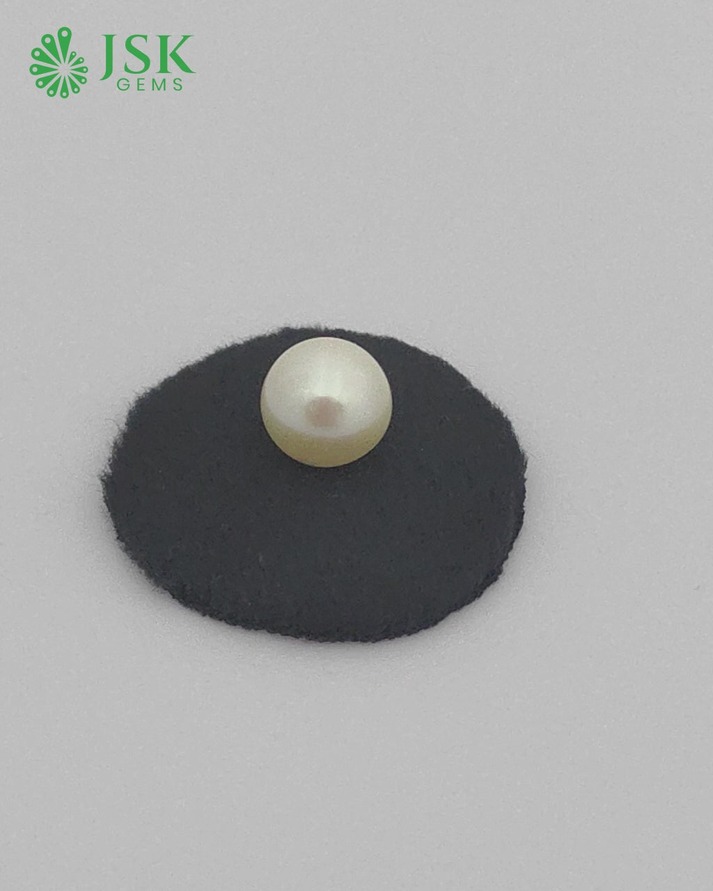 Load video: Premium 6.49 Ct - 7.21 Ratti South Sea Pearl - Moti