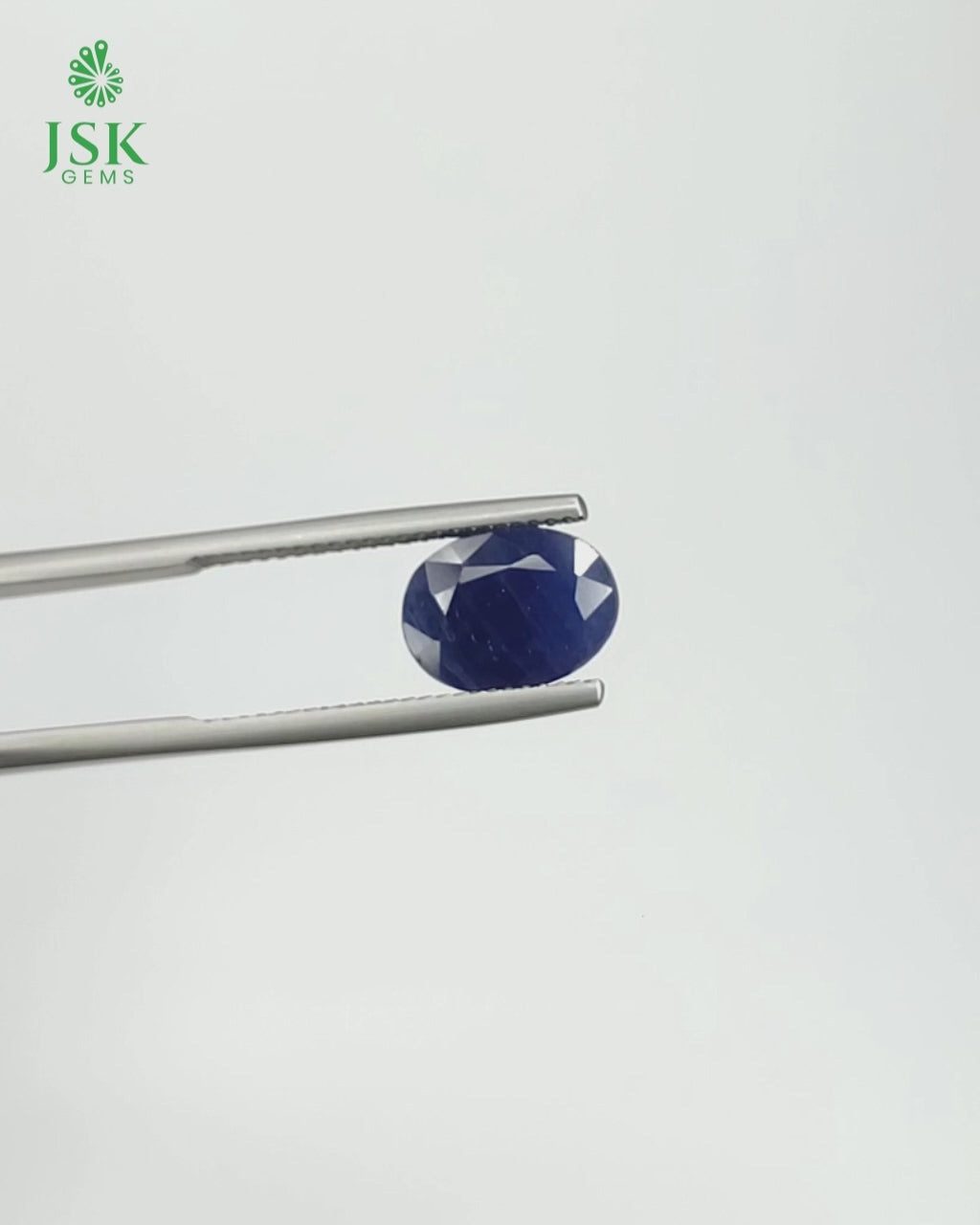 Load video: IIGJ Certified 4.55 Ct - 5.05 Ratti Natural Unheated Blue Sapphire-Neelam