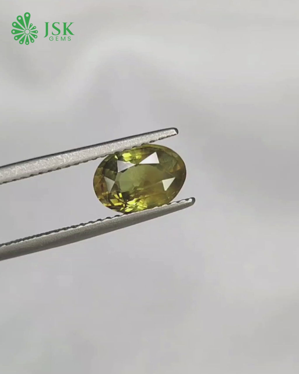 Load video: IGI Certified 1.76 Ct Natural Russia Alexandrite