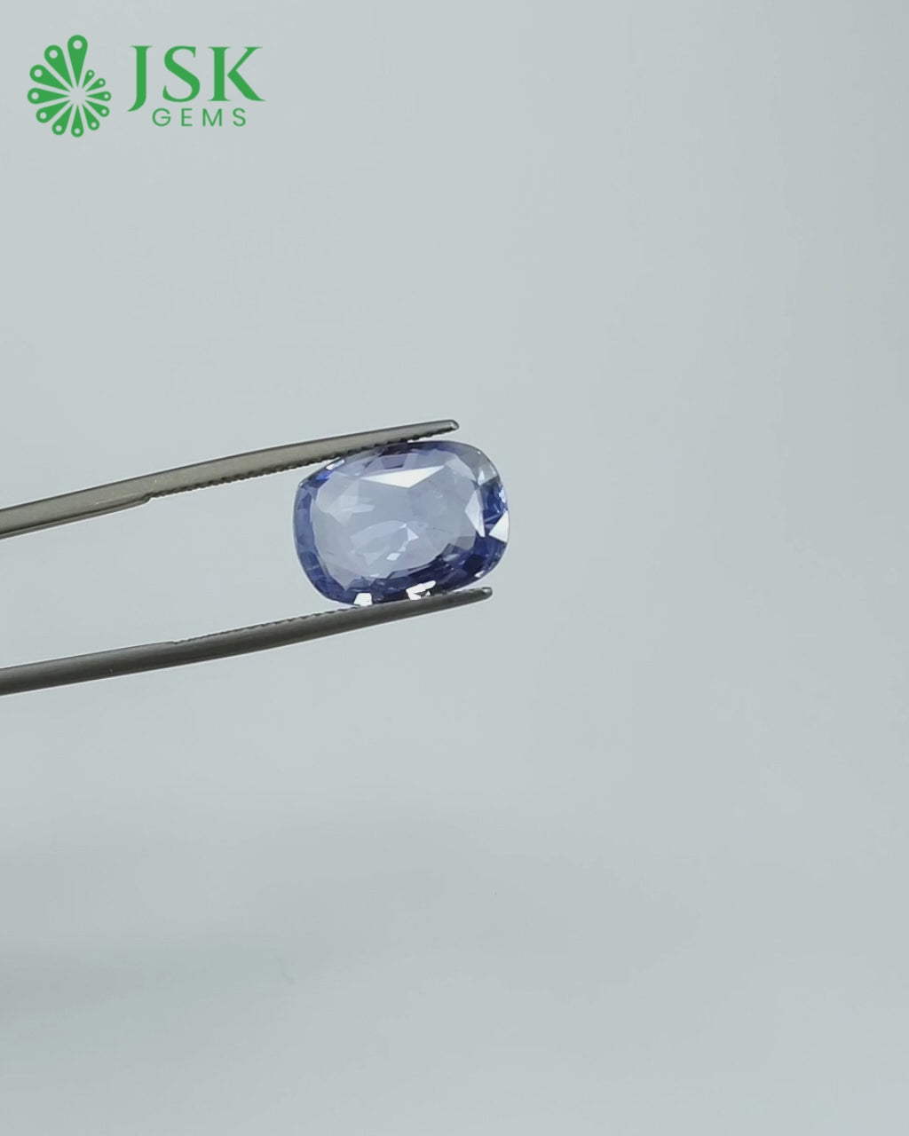 Load video: IGI Certified 7.17 Ct - 7.96 Ratti Natural Unheated Ceylon Blue Sapphire - Neelam