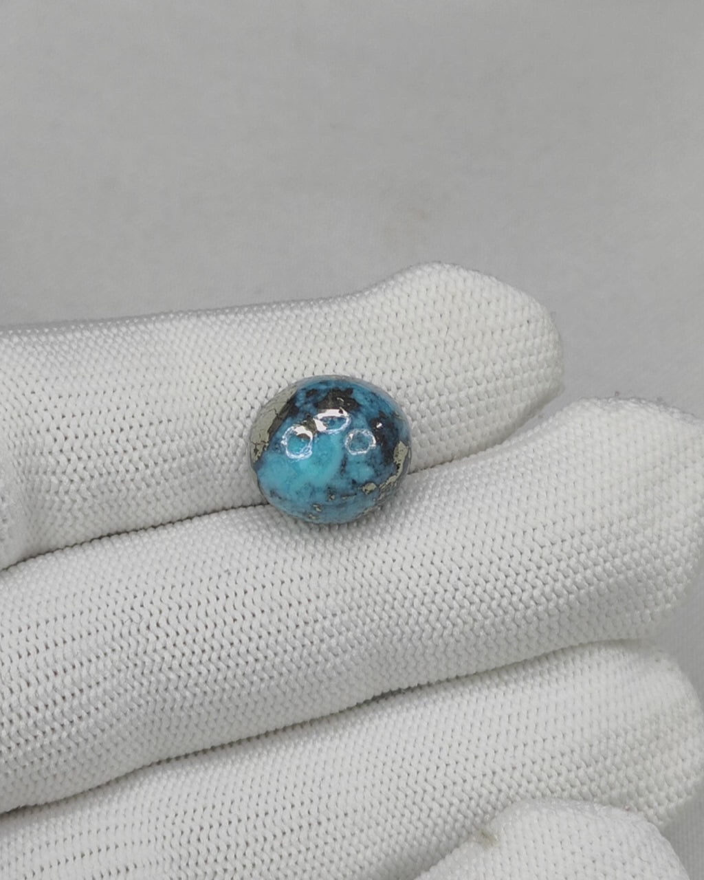 Load video: Top Quality 14.45 Ct - 16 Ratti Natural Irani Feroza -Turquoise