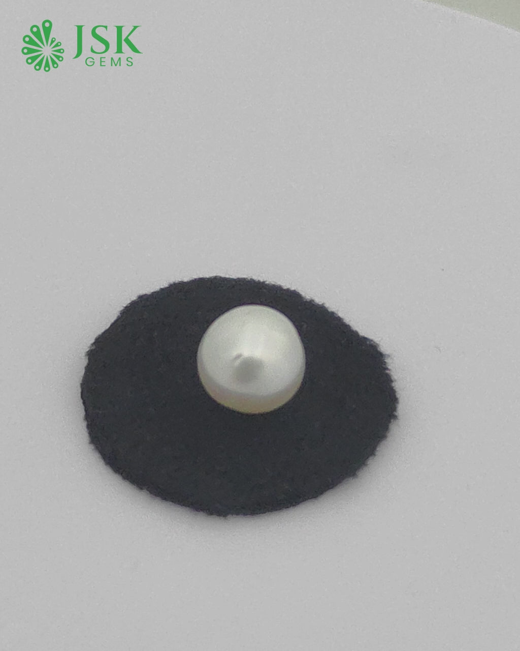 Load video: Premium 8.77 Ct - 9.74 Ratti South Sea Pearl - Moti