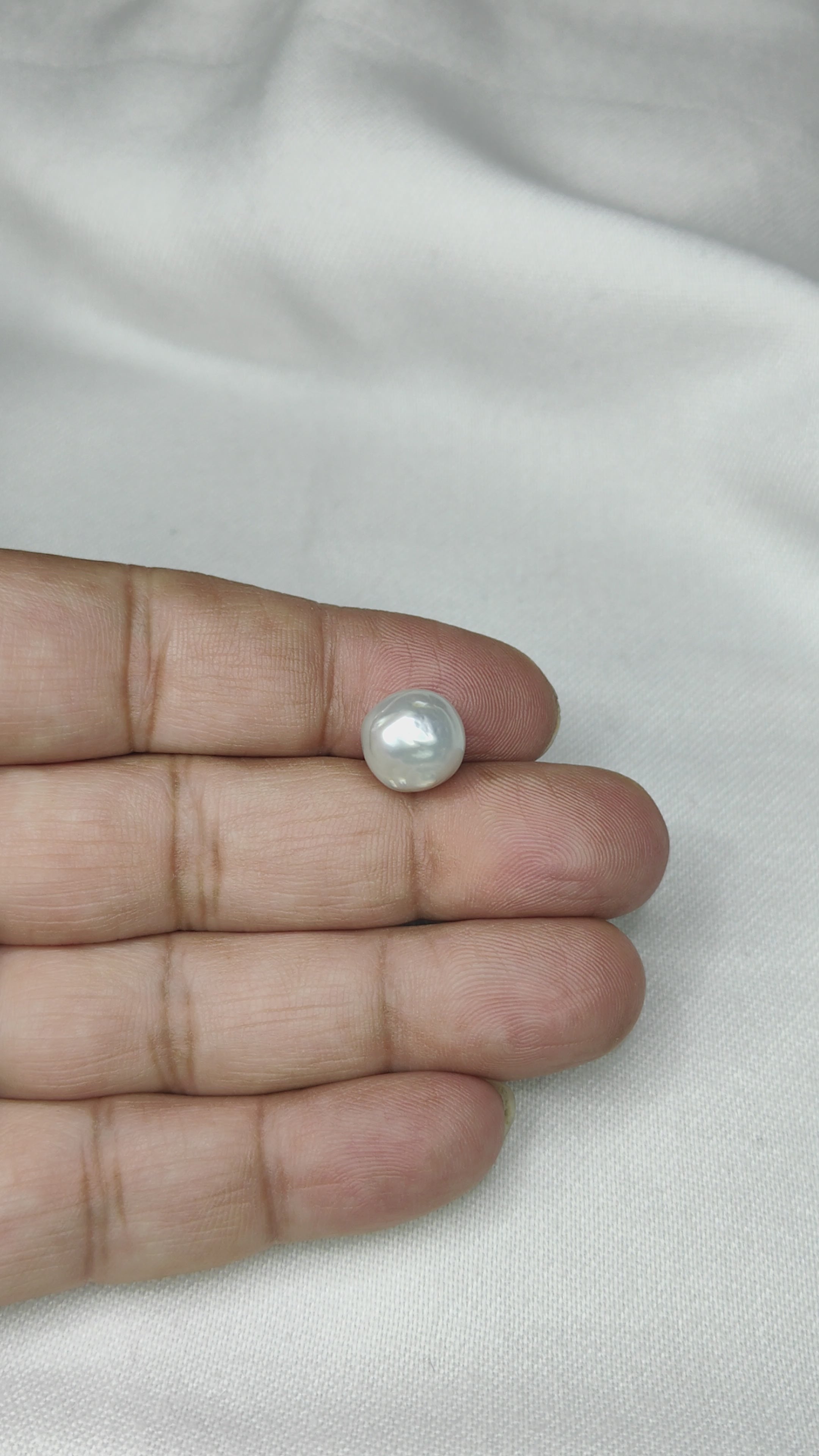 Load video: Premium Quality 11.83 Ct - 13.14 Ratti Keshi Pearl
