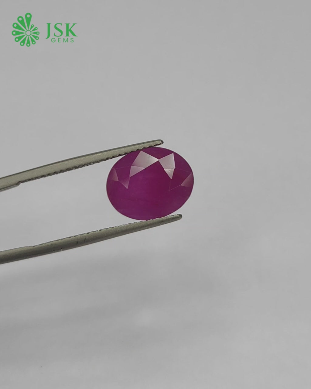 Load video: IIGJ Certified 7.30 Ct - 8.11 Ratti Unheated Untreated Natural Ruby Manik