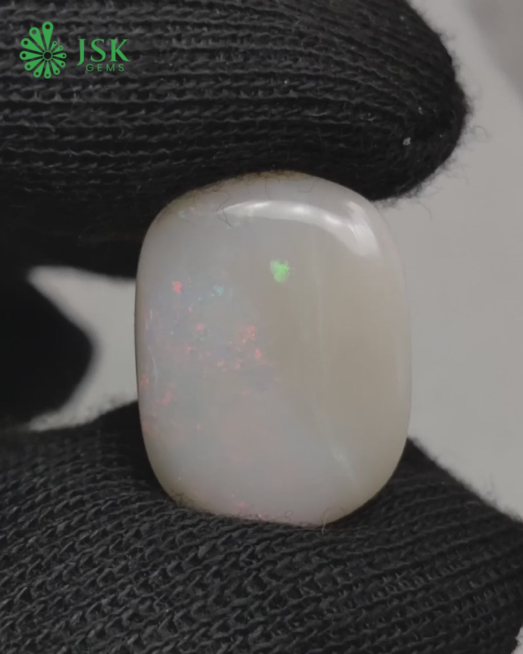 Load video: Top Grade 13.53 Ct - 15.03 Ratti Natural Australian Opal