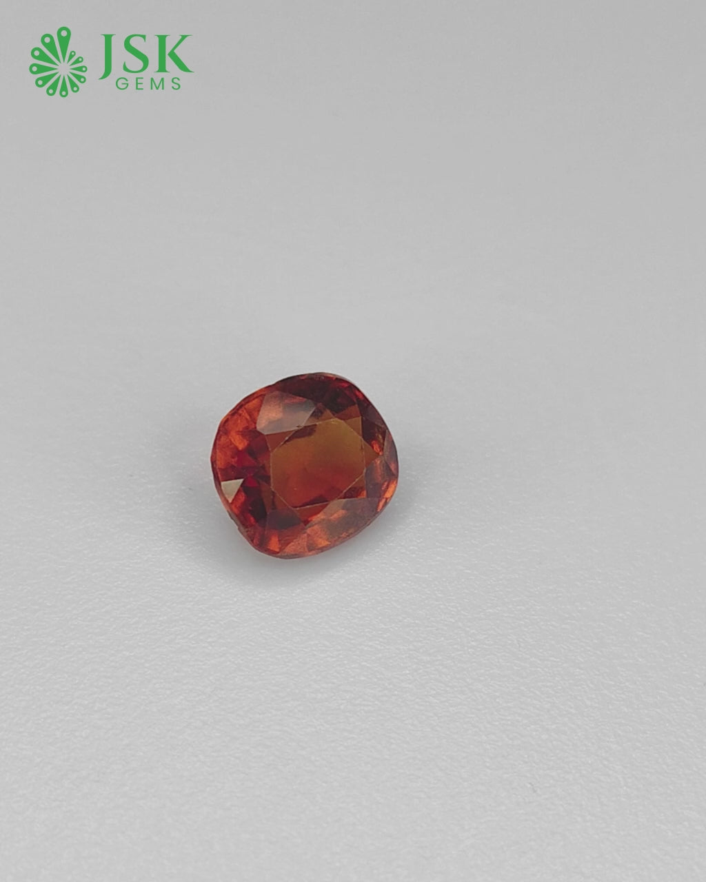 Load video: Top Grade 5.63 Ct - 6.25 Ratti Natural Ceylon Hessonite Garnet - Gomedh