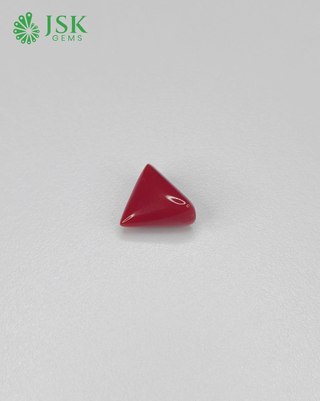 Load video: Premium Grade 5.11 Ct - 5.67 Ratti Natural Triangle Red Coral - Laal Moonga