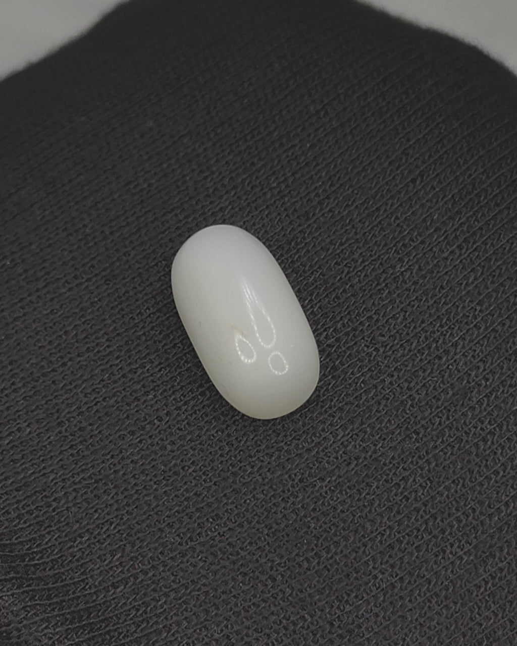 Load video: Premium Grade 10.70 Ct - 11.88 Ratti Natural White Coral/Safed Moonga