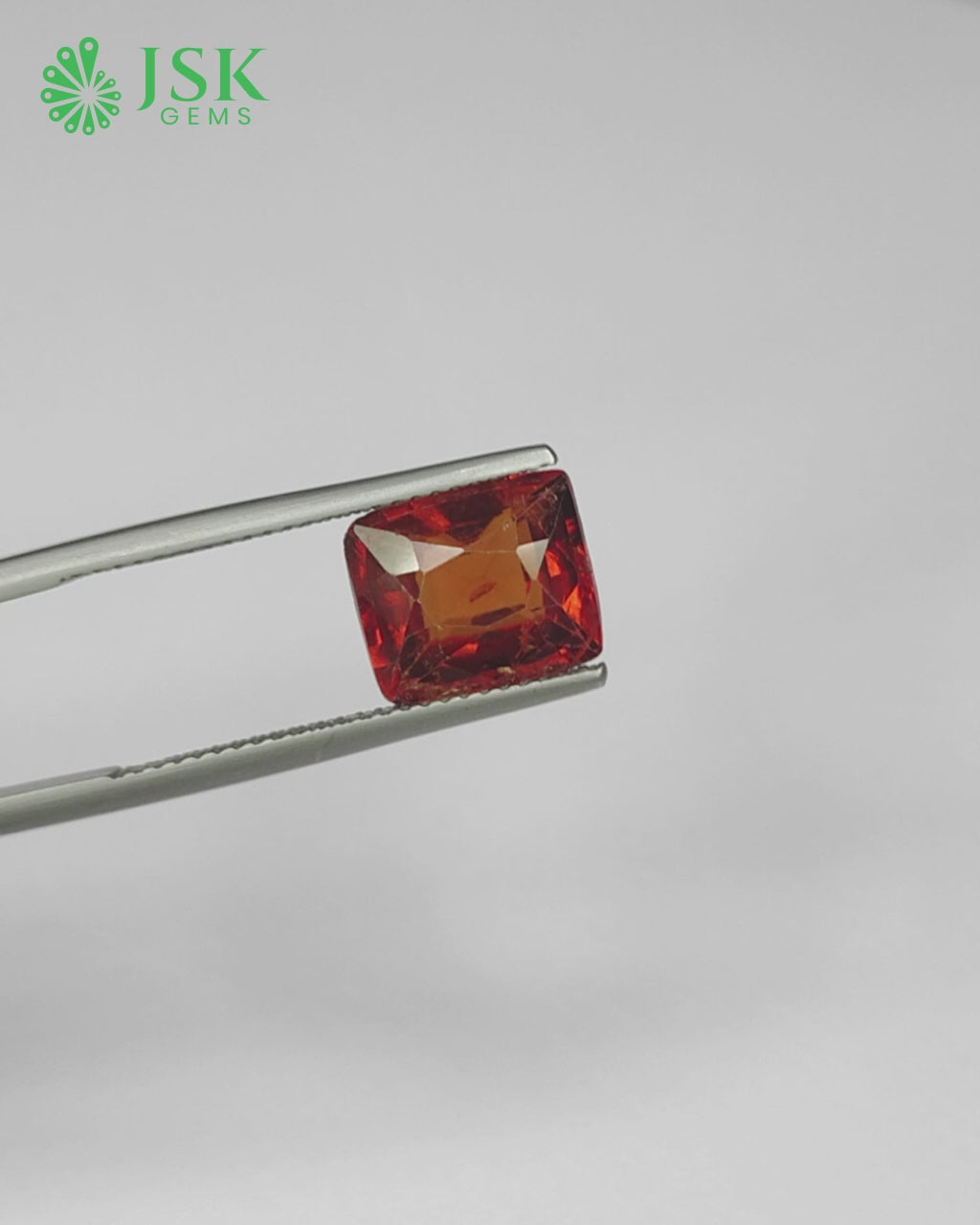 Load video: Top Grade 4.74 Ct - 5.26 Ratti Natural Ceylon Hessonite Garnet - Gomedh