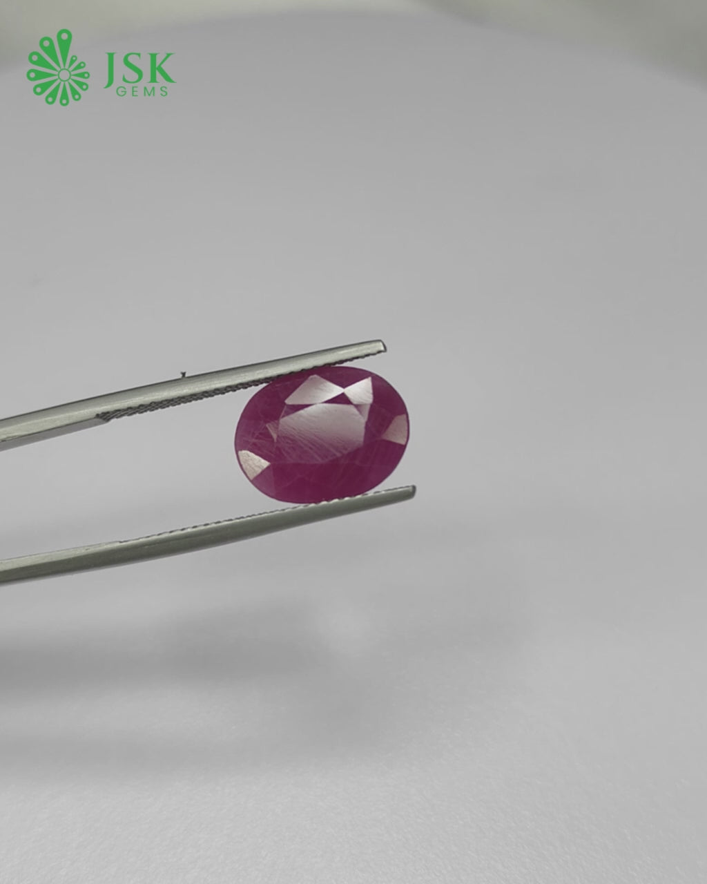 Load video: IIGJ Certified 6.53 Ct - 7.25 Ratti Unheated Untreated Natural Ruby Manik
