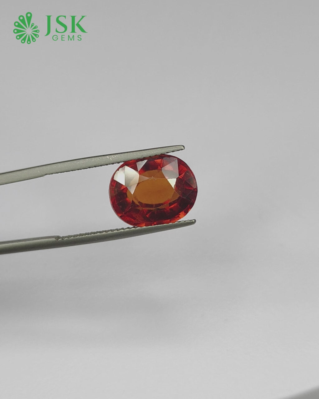 Load video: Top Grade 6.44 Ct - 7.15 Ratti Natural Ceylon Hessonite Garnet - Gomedh
