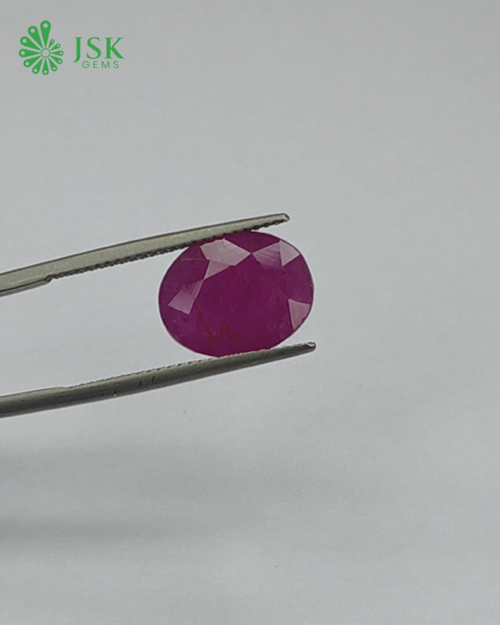 Load video: IIGJ Certified 6.16 Ct - 6.84 Ratti Unheated Untreated Natural Ruby Manik