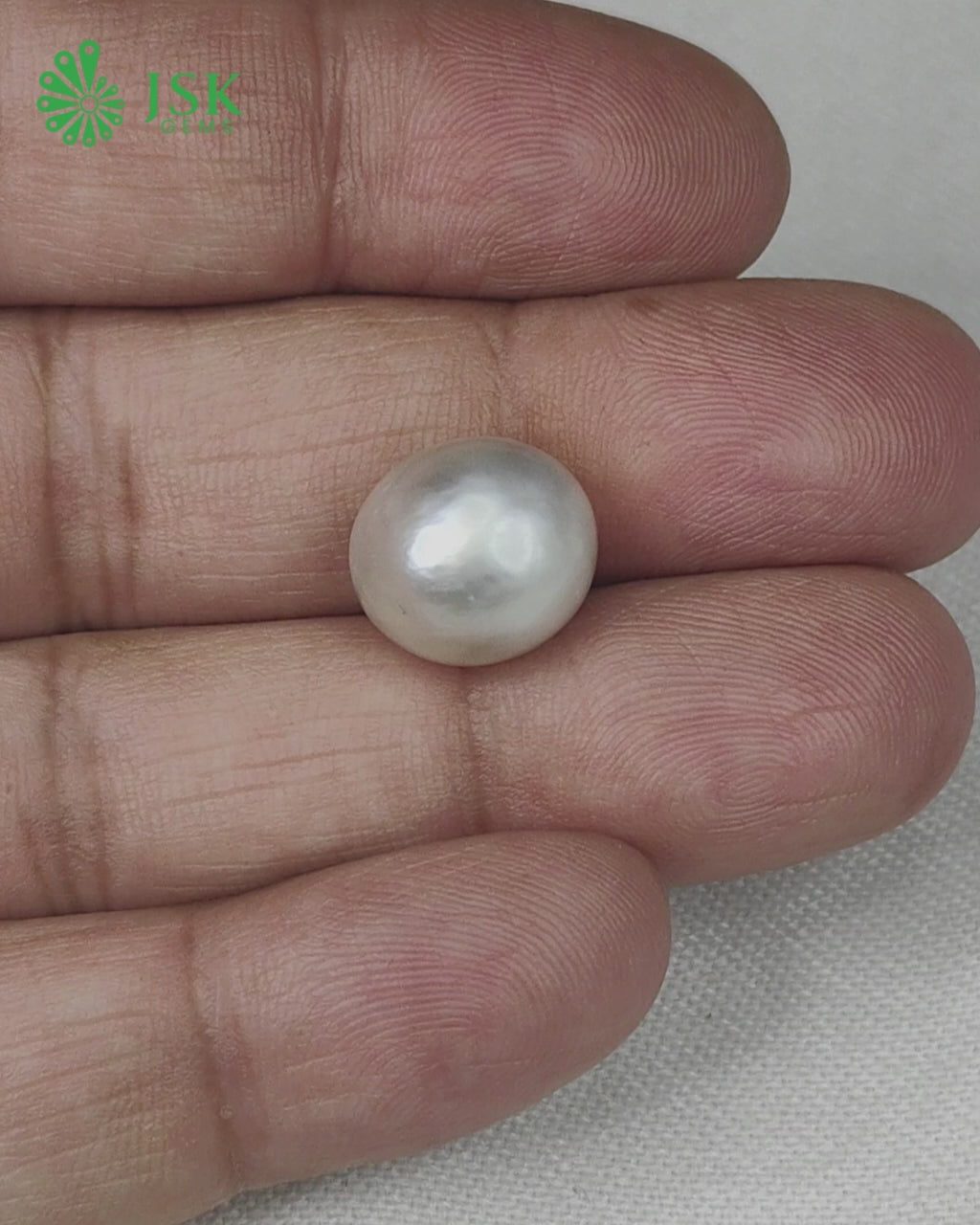 Load video: GIA Certified 11.63 Ct - 12.92 Ratti Natural Salt Water Pearl