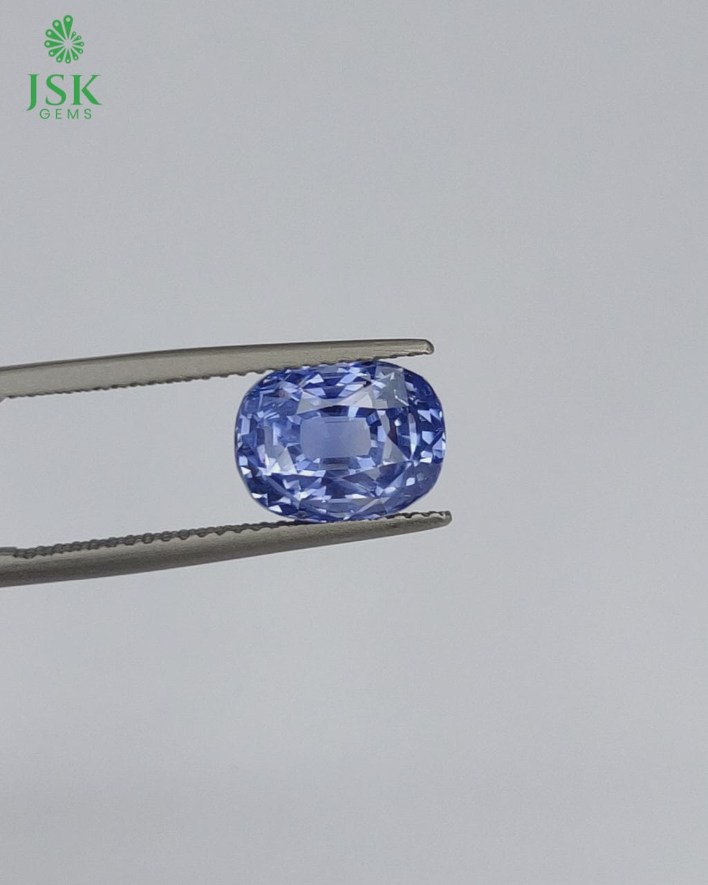 Load video: IGI Certified 5.58 Ct - 6.20 Ratti Natural Unheated Burma Blue Sapphire - Neelam