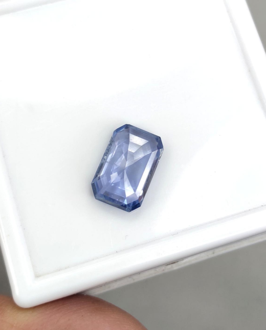 IIGJ CERTIFIED 5.10 CT{5.66 Ratti} NATURAL UNHEATED CEYLON BLUE SAPPHIRE/NEELAM